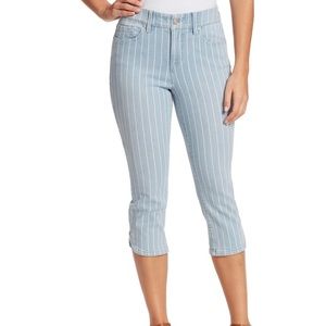 Gloria Vanderbilt Curvy Comfort Capri, Blue/White Size 12 NWT